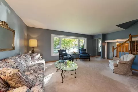 900 Harrison Ln, Hoffman Estates, IL 60192 photo 6