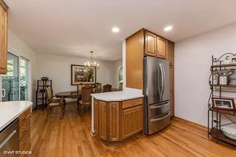 900 Harrison Ln, Hoffman Estates, IL 60192 photo 10