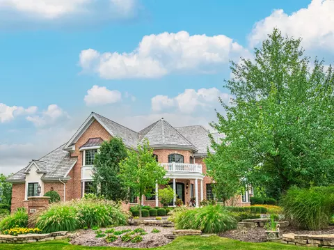 115 Arboretum Dr, North Barrington, IL 60010