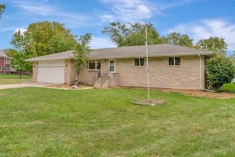 304 S Oak St, Pesotum, IL 61863