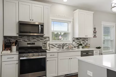 948 Hayfield Cir, Crown Point, IN 46307 photo 9
