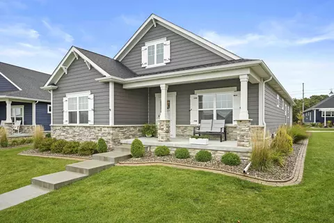 948 Hayfield Cir, Crown Point, IN 46307 photo 2