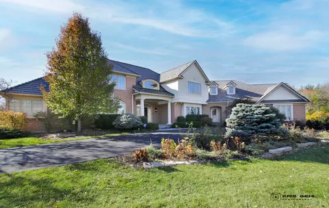 31 Deverell Dr, North Barrington, IL 60010