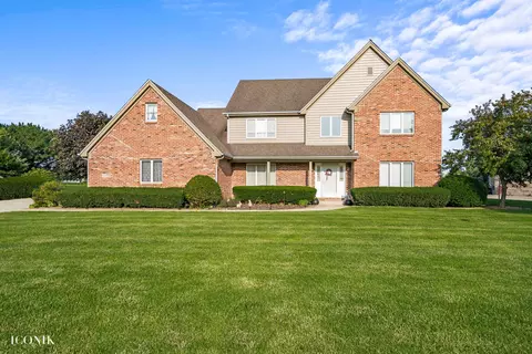 17637 S Richmond Rd, Plainfield, IL 60586
