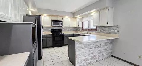 2136 W Garden Dr, Kankakee, IL 60901 photo 6