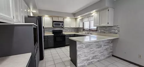 2136 W Garden Dr, Kankakee, IL 60901 photo 9