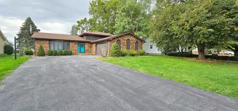 2136 W Garden Dr, Kankakee, IL 60901