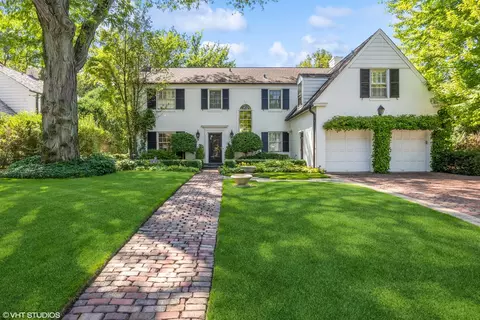 1035 Pawnee Rd, Wilmette, IL 60091