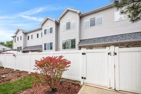392 Park Ridge Ln #3-G, Aurora, IL 60504