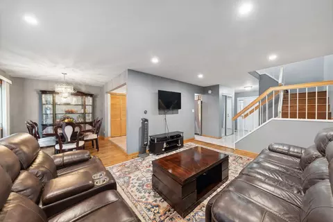 688 Cedarwood Ct #688, Wheeling, IL 60090 photo 3