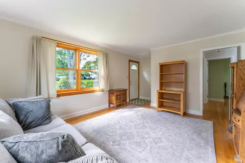 411 S Williston St, Wheaton, IL 60187 photo 2