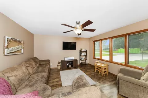 203 E 3rd St, Toluca, IL 61369 photo 3
