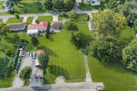 203 E 3rd St, Toluca, IL 61369 photo 37