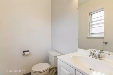 1022 Arnold Ct, Des Plaines, IL 60016 photo 9
