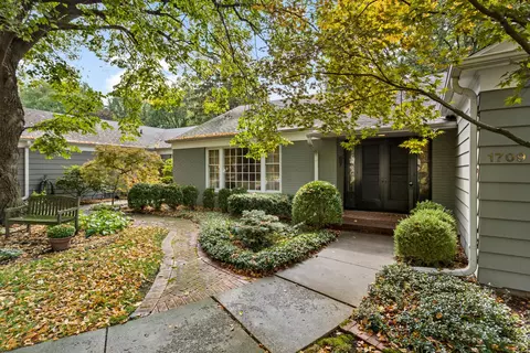 1709 Ridge Rd, Champaign, IL 61821 photo 2