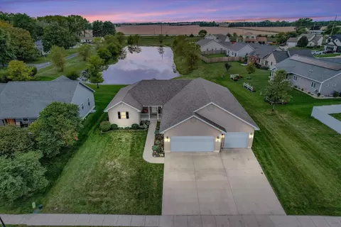 803 N Bourne St, Tolono, IL 61880