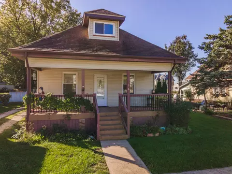 310 W Main St, Heyworth, IL 61745