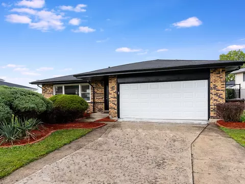 17458 Park Ln, Country Club Hills, IL 60478
