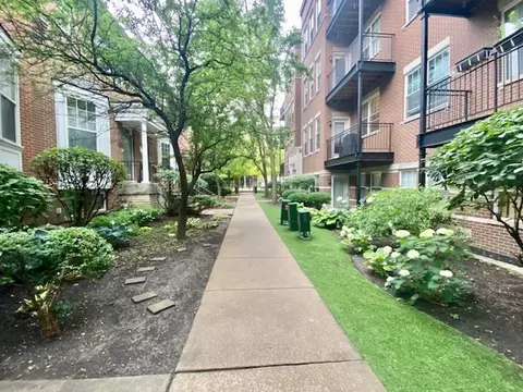 300 W Scott St #402, Chicago, IL 60610