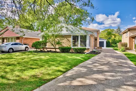 7034 N Kenton Ave, Lincolnwood, IL 60712