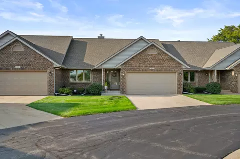 807 Croatian Ct #807, Sycamore, IL 60178