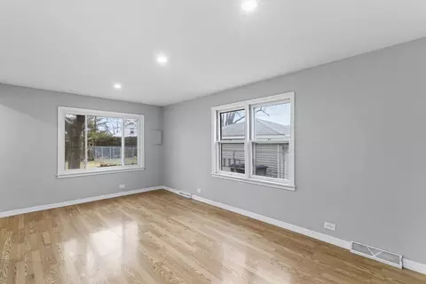 6837 S Roberts Rd, Bridgeview, IL 60455 photo 8