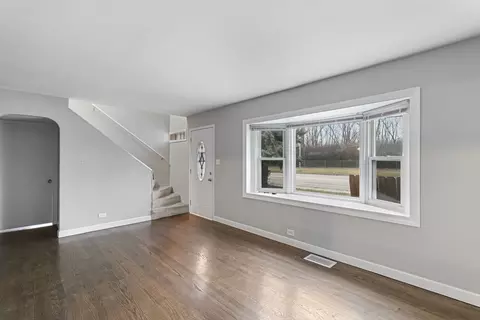6837 S Roberts Rd, Bridgeview, IL 60455 photo 5