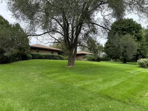 46 W408 Kelley Rd, Hampshire, IL 60140
