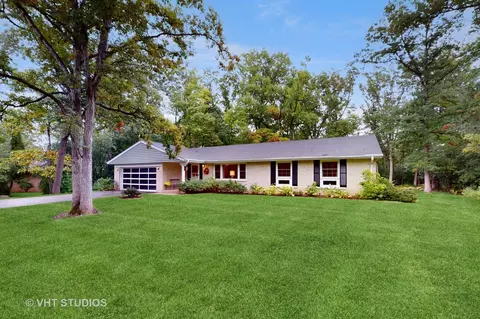 840 Oak Spring Ln, Libertyville, IL 60048