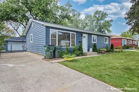 618 N Greenview Ave, Mundelein, IL 60060