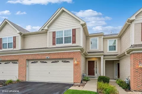 163 Remington Dr, Saint Charles, IL 60175