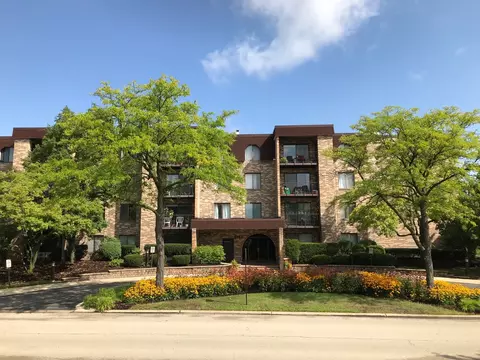2150 Valencia Dr #100, Northbrook, IL 60062
