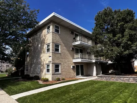 4418 W 55th St #1, Chicago, IL 60632