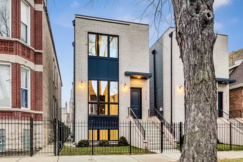 2734 W Crystal St, Chicago, IL 60622