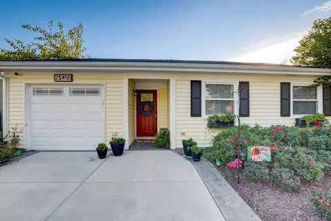 2 S456 Cynthia Dr, Warrenville, IL 60555
