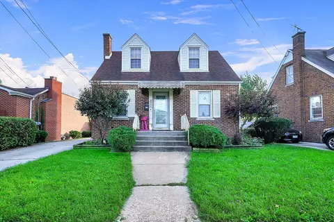 2341 Krueger St, Blue Island, IL 60406