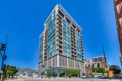 700 W Van Buren St #1207, Chicago, IL 60607