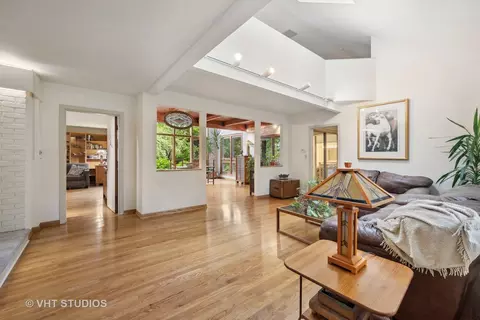 909 Gamon Rd, Wheaton, IL 60189 photo 5