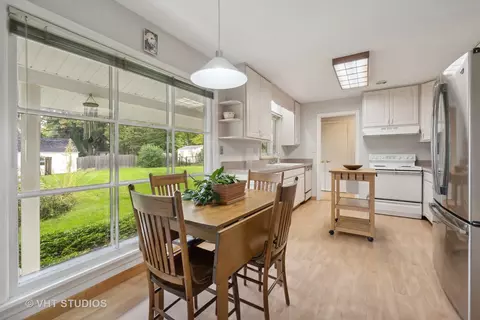 909 Gamon Rd, Wheaton, IL 60189 photo 13