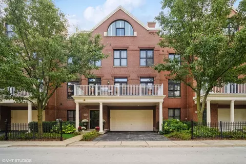 2756 Valor Dr, Glenview, IL 60026