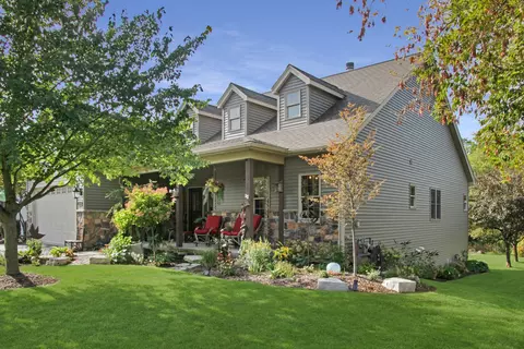 800 Prairie Ridge Dr, Woodstock, IL 60098