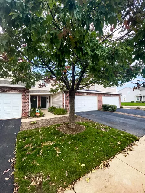 21528 Eich Dr, Crest Hill, IL 60403