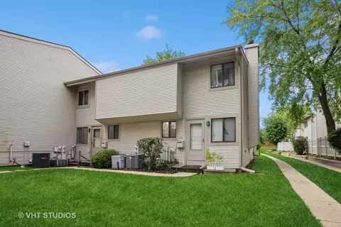1018 Casa Dr, Schaumburg, IL 60173