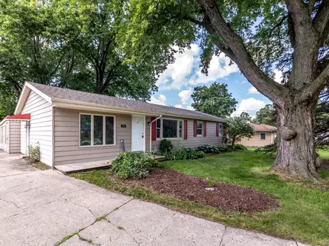 520 Old Hickory Rd, New Lenox, IL 60451