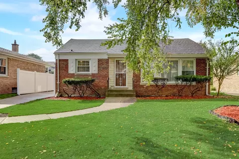 6941 W Keeney St, Niles, IL 60714