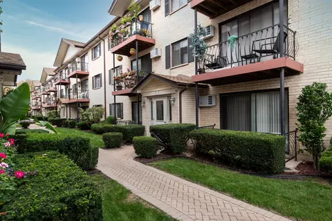 5159 N East River Rd #312, Chicago, IL 60656