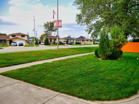 8505 State Rd, Burbank, IL 60459 photo 4