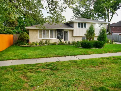 8505 State Rd, Burbank, IL 60459 photo 3