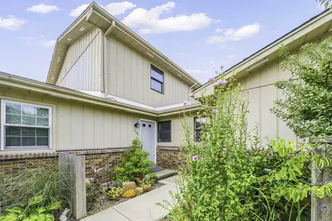 1122 E Arnold St, Sandwich, IL 60548