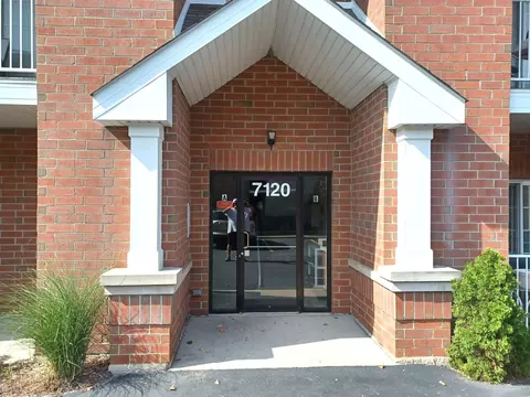 7120 W 108th St #3A, Worth, IL 60482